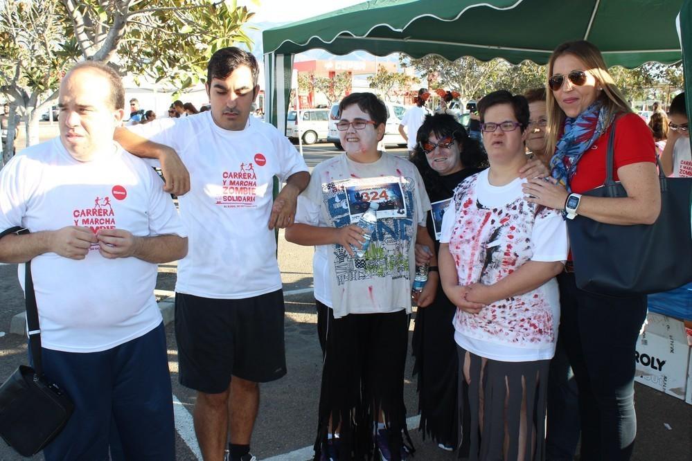 Más de medio millar de personas participan en la primera edición de la 'Carrera y Marcha Solidaria Halloween'