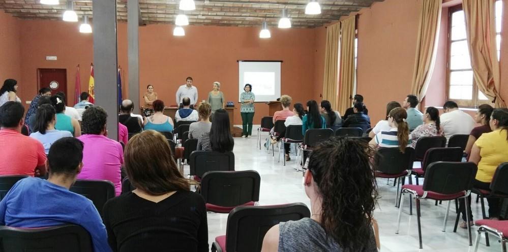 Ayuntamiento de Adra facilita el acceso al Sistema de Garantía Juvenil a casi 900 abderitanos