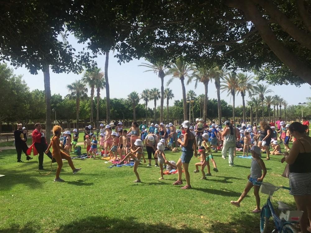 Un desayuno saludable y juegos tradicionales para toda la familia en el Parque Municipal para conmemorar el Día del Niño