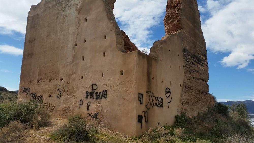 El Ayuntamiento de Berja denuncia ante la Guardia Civil las pintadas en Villavieja