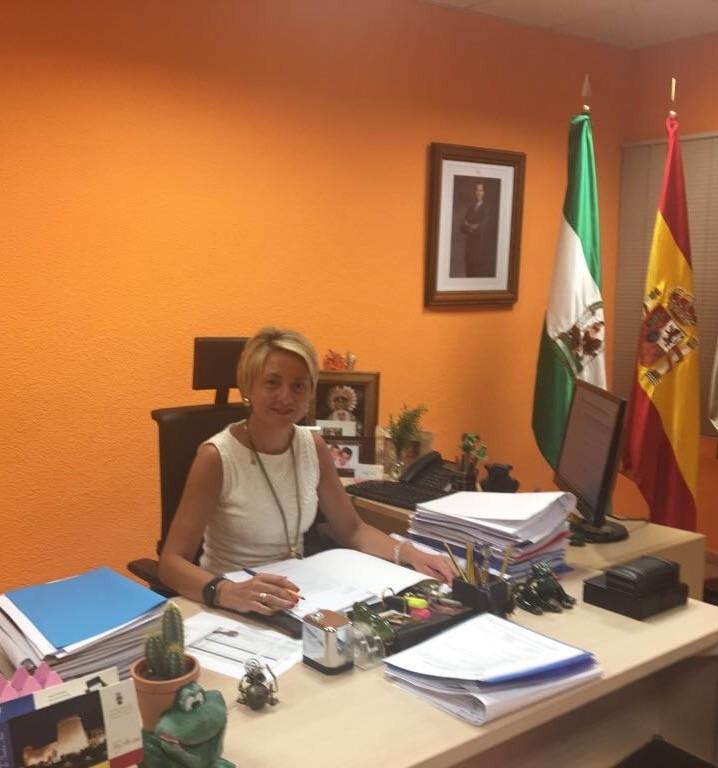 Eloisa Cabrera renuncia a su acta de diputada nacional para seguir de concejal en el Ayuntamiento de Roquetas de Mar