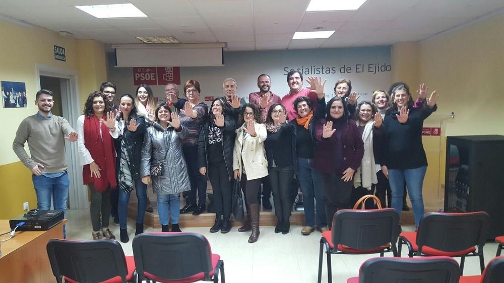 El PSOE de El Ejido acogió el viernes una charla sobre violencia de género centrada en la juventud