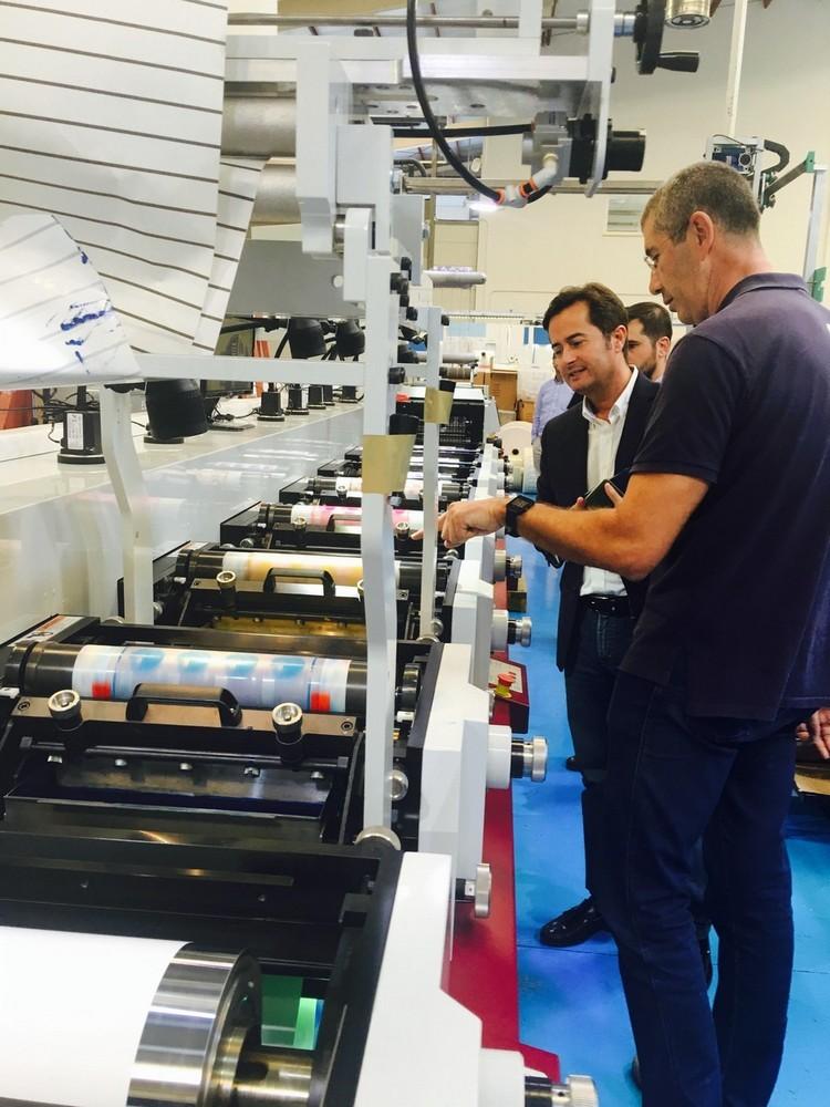 Góngora mantiene un encuentro con Etipon, empresa puntera a nivel nacional en fabricación y diseño de etiquetado agrícola e industrial