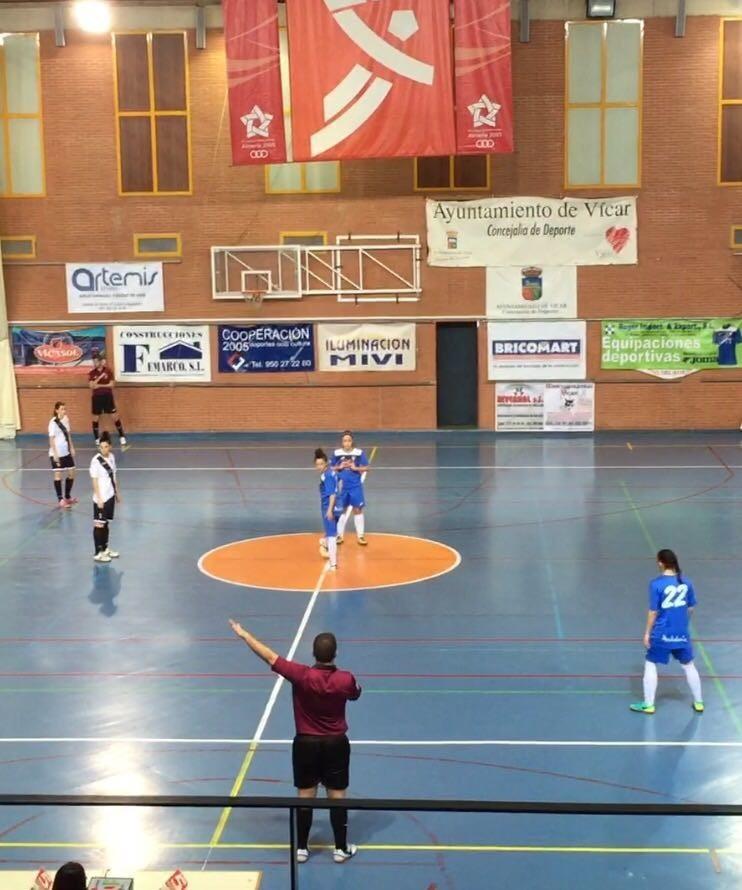 El Torreblanca aprovecha los fallos en defensa del CD Vícar femenino para llevarse los tres puntos