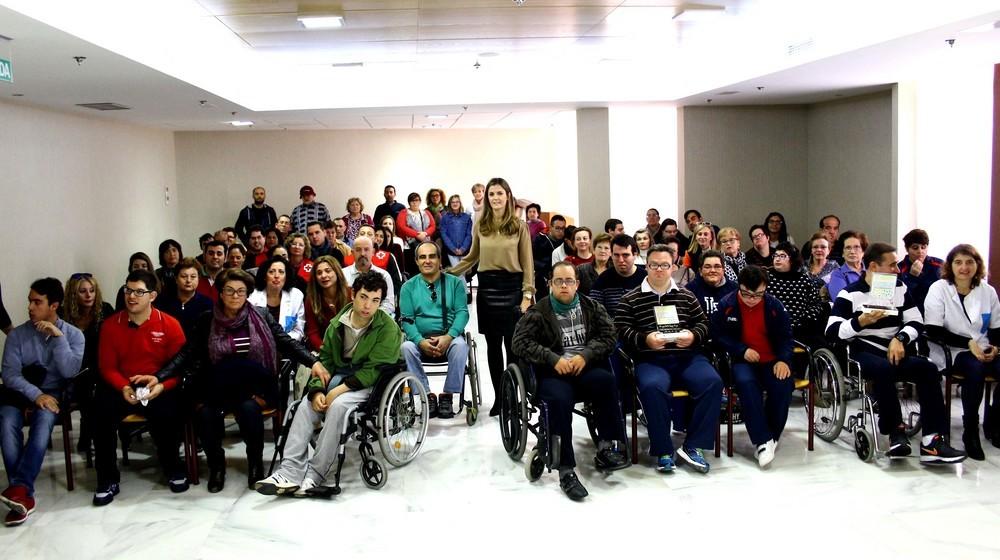 El salón de plenos del Ayuntamiento de El Ejido acoge el acto central de la IV Semana de la Discapacidad