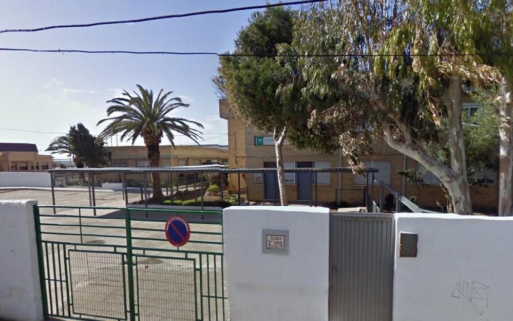 La Junta retirará esta Navidad el amianto del CEIP Mare Nostrum de Adra