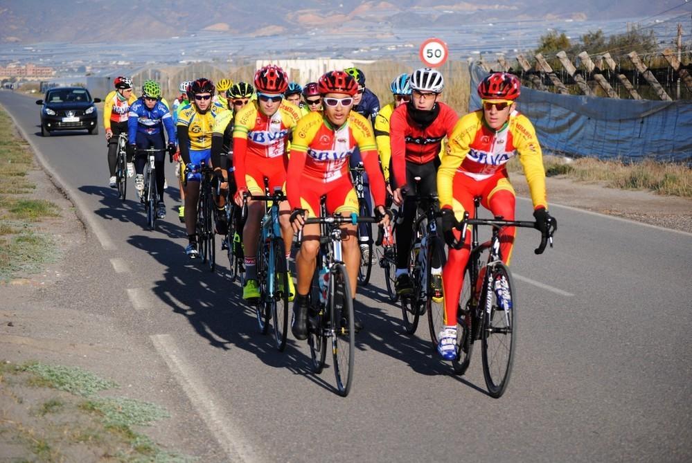 El Club Ciclista Ciudad de El Ejido empieza el año 2017 con un renovado equipo