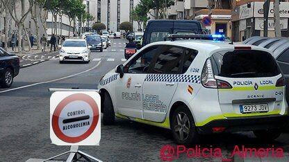 La Policía Local de Almería realiza 267 pruebas de alcoholemia en Navidad, con diez positivos y un conductor detenido