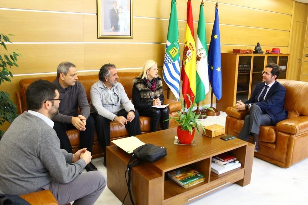 El alcalde de El Ejido recibe a la nueva gerente del Consorcio de Transportes Metropolitano