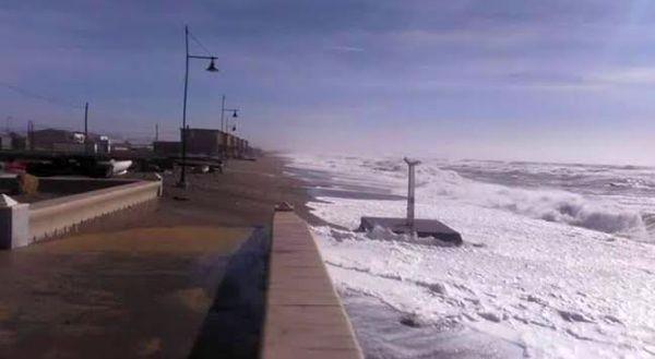 El Gobierno destina 600.000 euros a reparar los daños por el temporal en las playas de Almería
