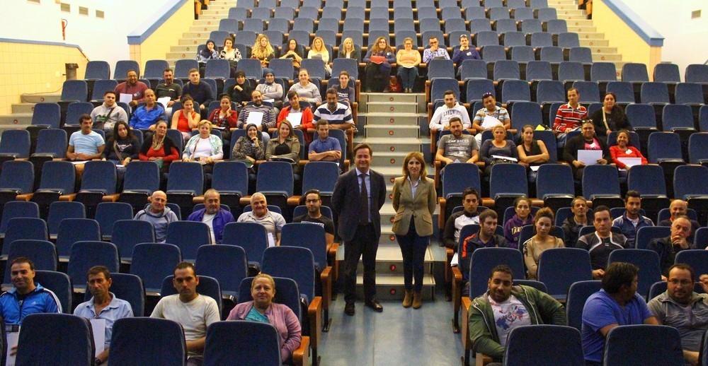 52 trabajadores del 'Emplea Joven', 'Emple@30+' e Inclusión Social se incorporan a la plantilla del Ayuntamiento para la realización de labores en las distintas áreas municipales