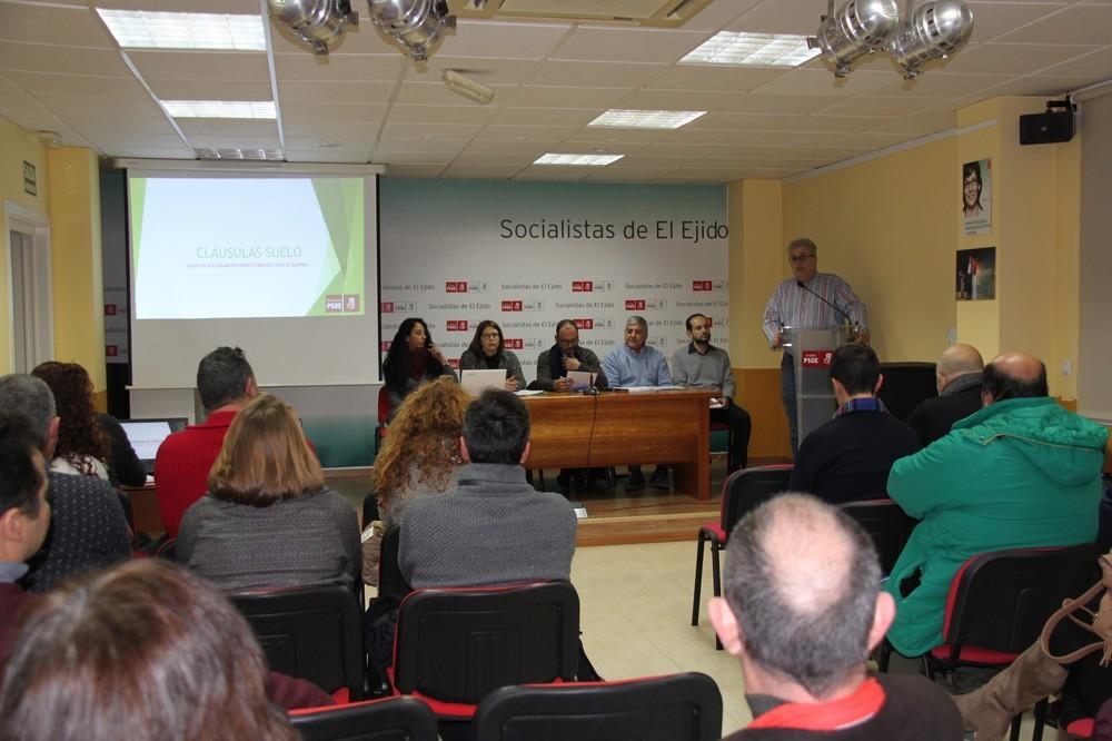 El PSOE de El Ejido acogió anoche una concurrida charla sobre las novedades en las cláusulas suelo