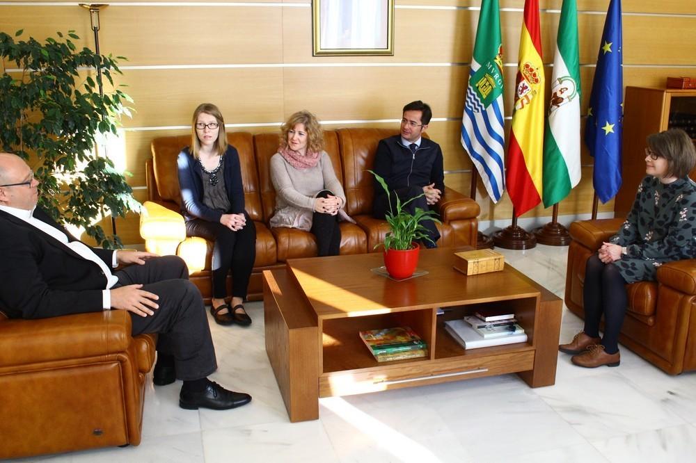 Profesores finlandeses del Programa Erasmus visitan el municipio y conocen de la mano del alcalde aspectos generales de la ciudad