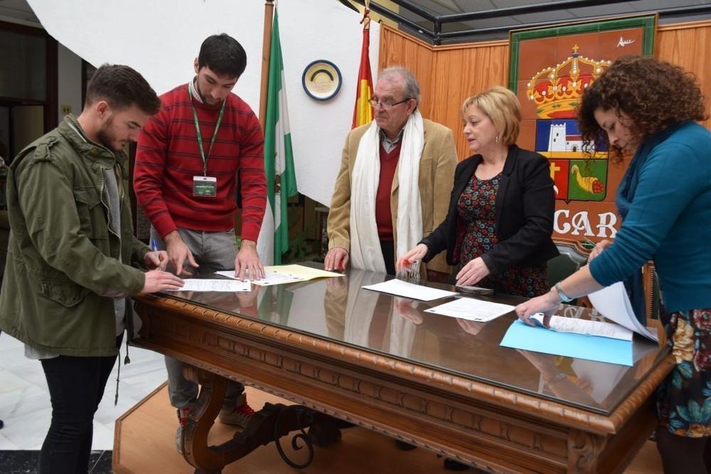 Vícar incorpora a los primeros trabajadores de los programas Emple@Joven y Emple@30+