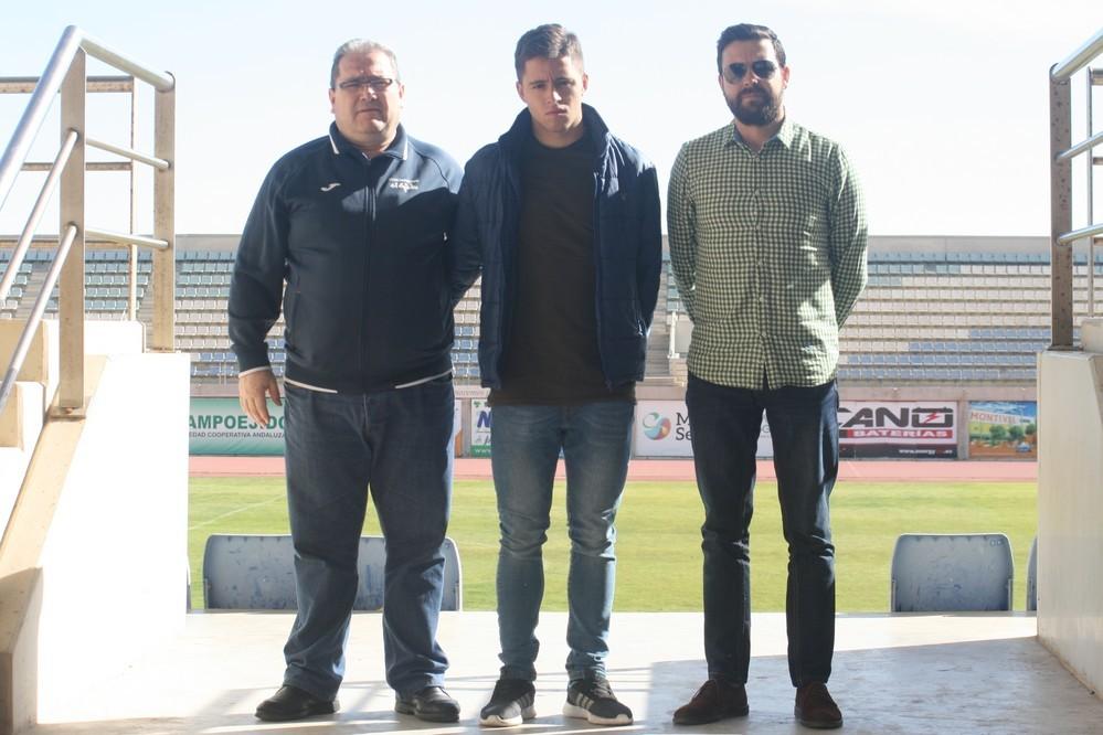 Paquito renueva una temporada más pero jugará cedido en lo que resta de campeonato