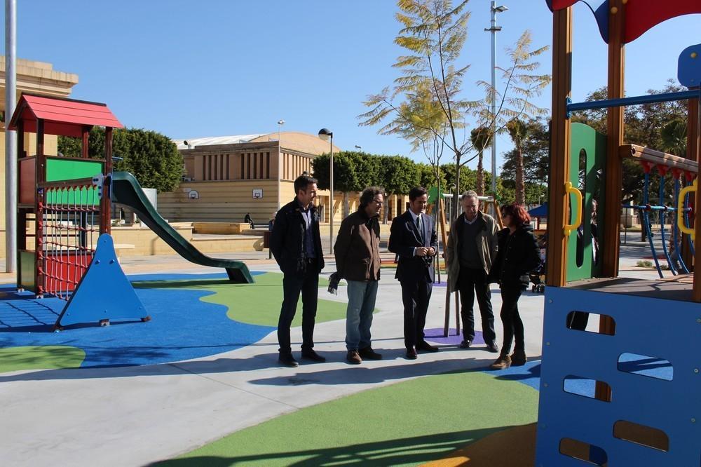 Entra en funcionamiento la zona infantil del Parque Municipal de El Ejido con módulos más modernos e inclusivos