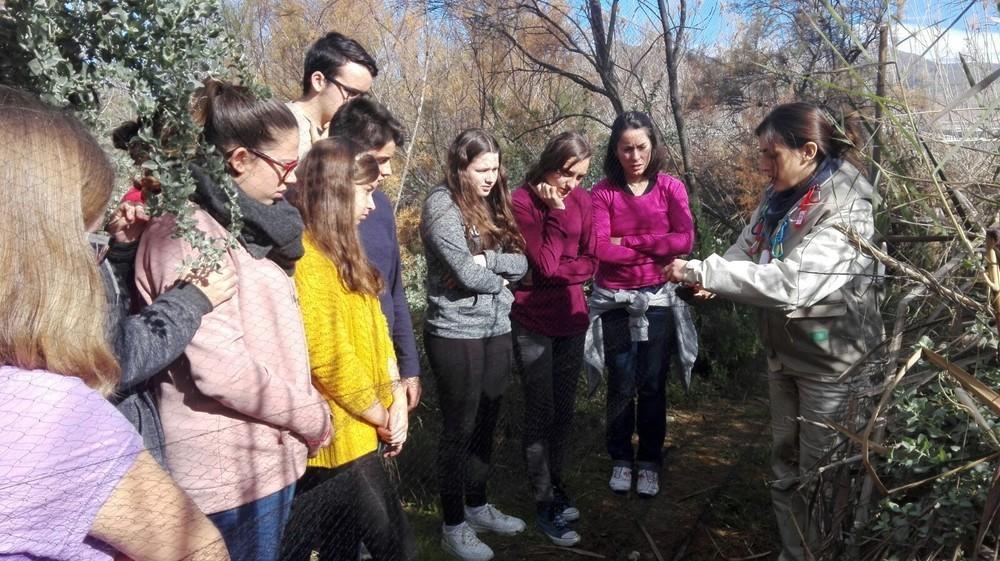 Jóvenes estudiantes de la provincia conocen la diversidad natural de Las Albuferas de Adra