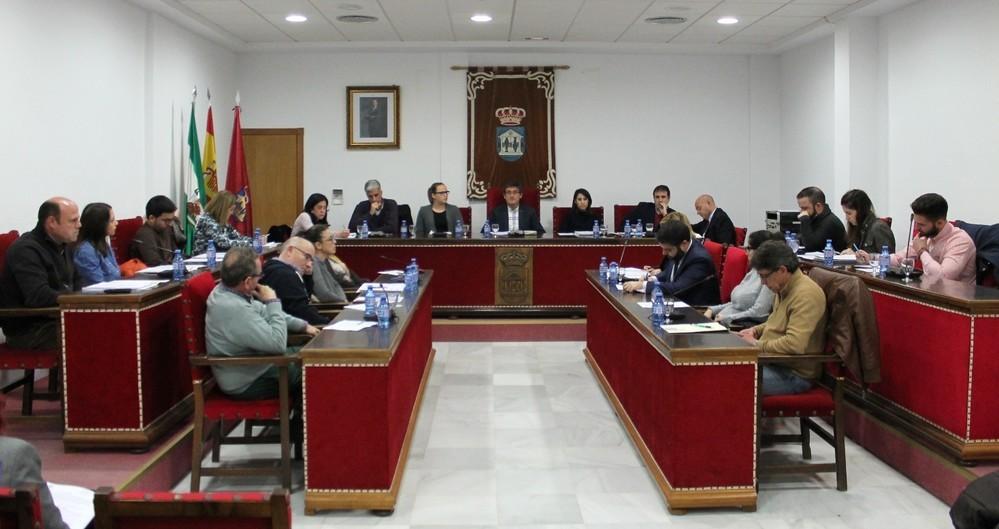 El Ayuntamiento de Adra inicia los trámites para rescindir el contrato de la Piscina Municipal