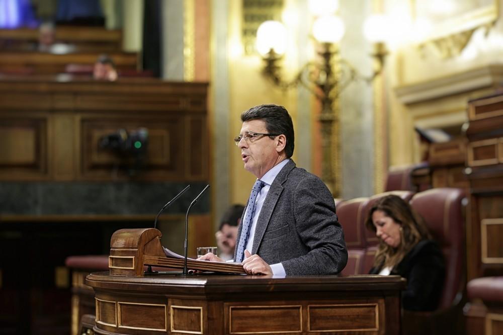 Matarí pone de ejemplo la gestión del alcalde de El Ejido en el Congreso
