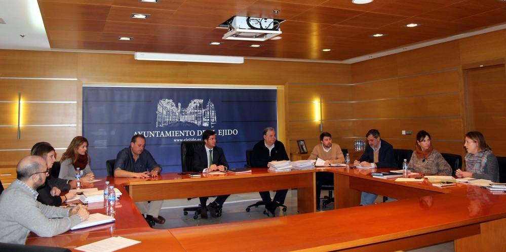 Aprueban una inversión cercana a los 3 millones de euros para potenciar programas básicos de ayuda social