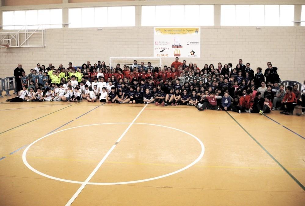 Diputación reúne a 145 deportistas en un Encuentro de Promoción del Balonmano celebrado en Las Norias