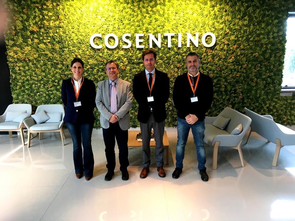 El alcalde visita la sede central de Grupo Cosentino como referente de producción y distribución de superficies innovadoras en diseño y arquitectura