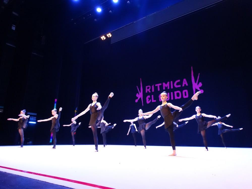 El Club de Gimnasia Rítmica inicia la temporada con la presentación de sus montajes a un Auditorio que reunió a un millar de personas