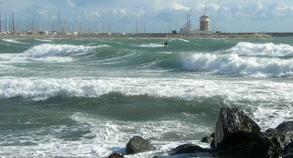 El Poniente, en alerta naranja esta tarde por vientos que alcanzarán hasta los 90 kilómetros por hora