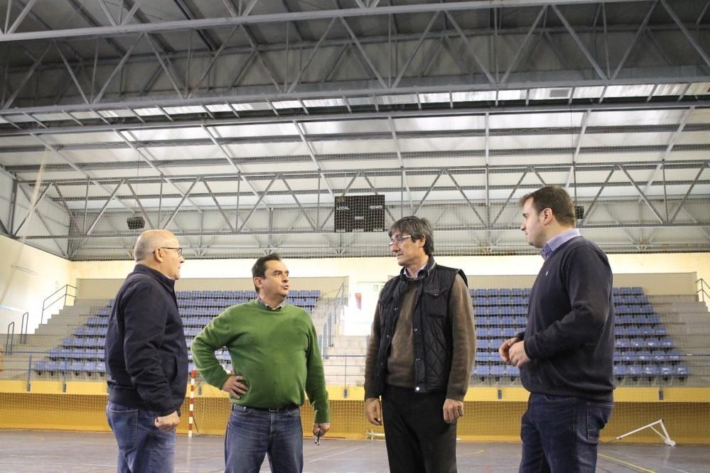 Manuel Cortés anuncia nuevas inversiones en el Pabellón de Deportes de Adra para 2017