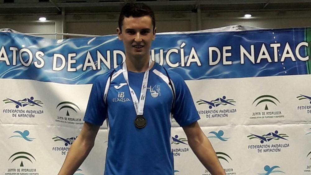 El ejidense Manuel Martos, bicampeón de Andalucía absoluto de natación