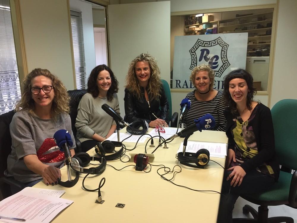 Participantes en la Lanzadera de El Ejido ultiman el programa de búsqueda de empleo compartiendo en radio su experiencia personal