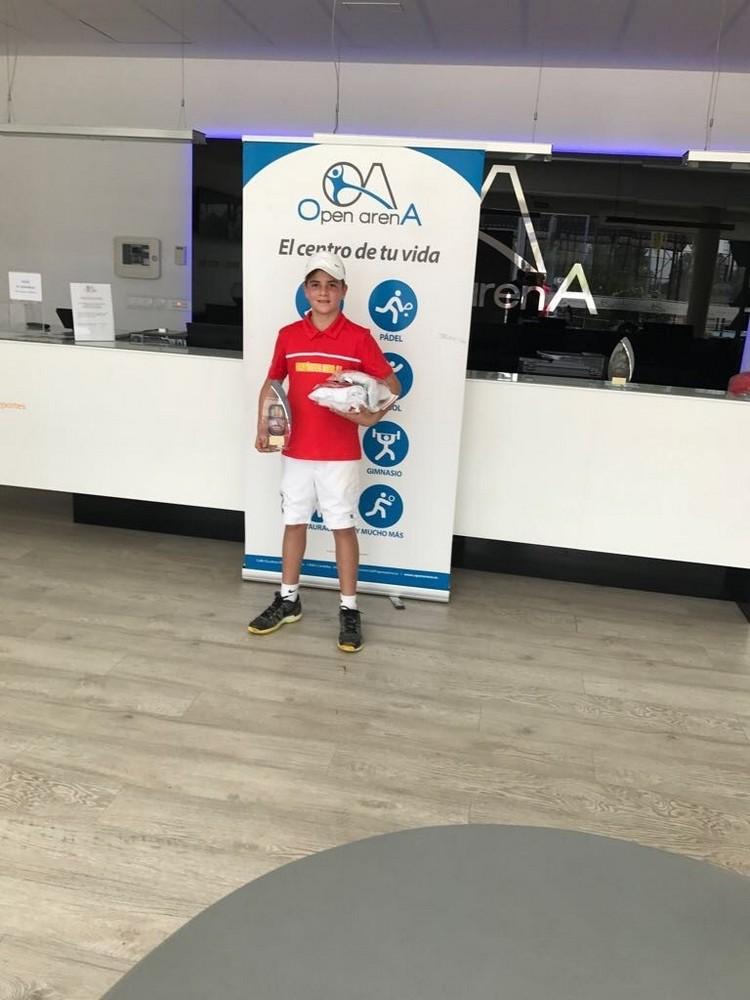 Daniel Maldonado, campeón de la Champions Bowl y de la prueba alevín del Club Lew Hoad