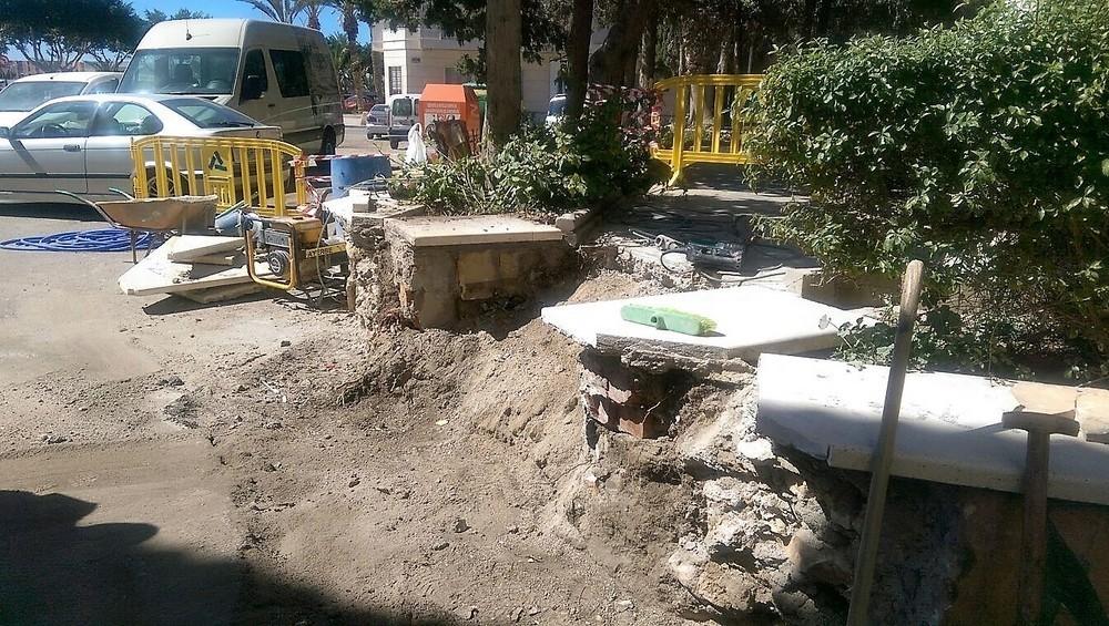 Ayuntamiento de Adra inicia actuaciones de mejora en los Jardines de Heredia y su entorno