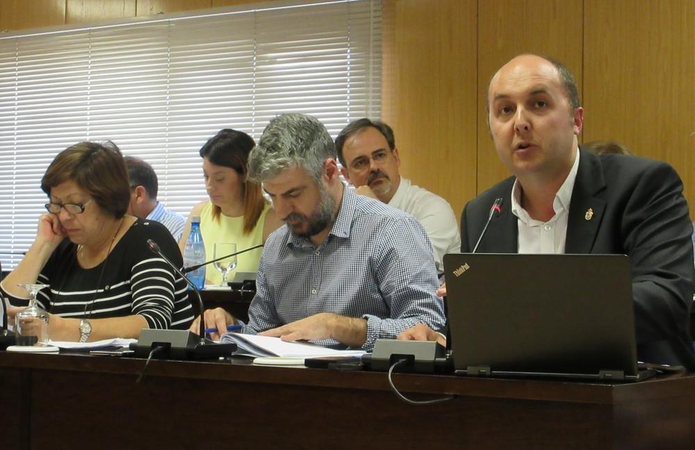 IU lamenta que PP, C's y la concejala tránsfuga voten en contra de su moción para instar a la Junta a construir y poner en marcha el Hospital de Roquetas