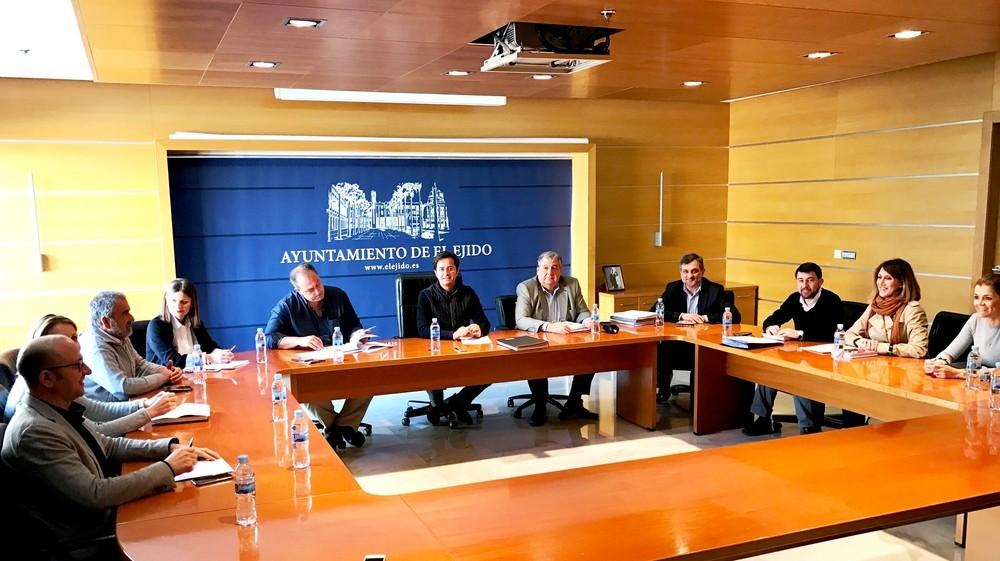 La Junta de Gobierno aprueba licencias de modernización de infraestructuras agrícolas y gasto social para la atención a la discapacidad