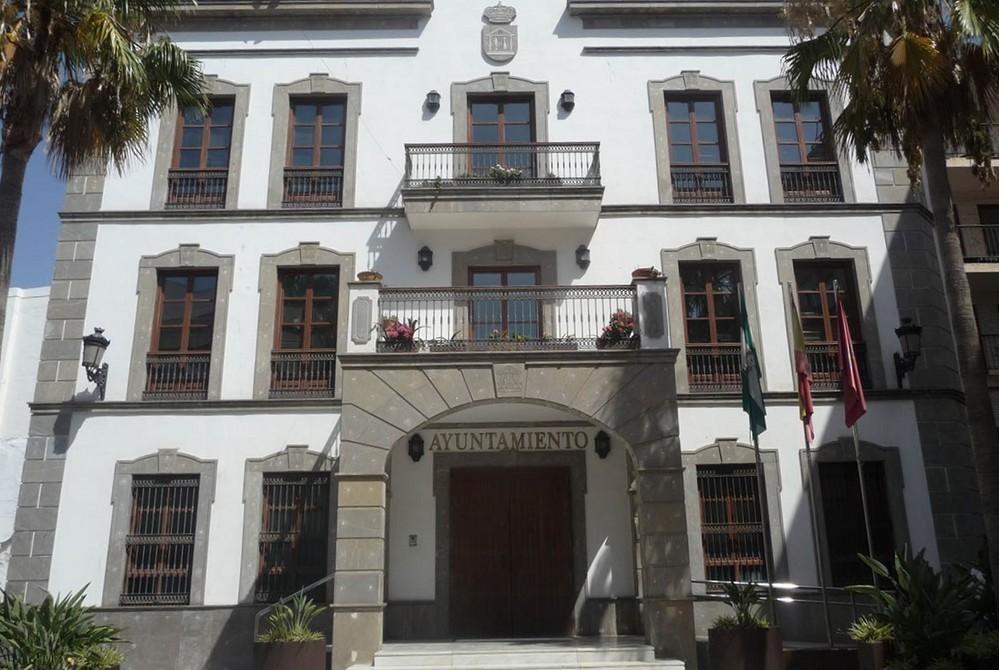 El Ayuntamiento de Adra gana 3 millones de liquidez hasta 2020