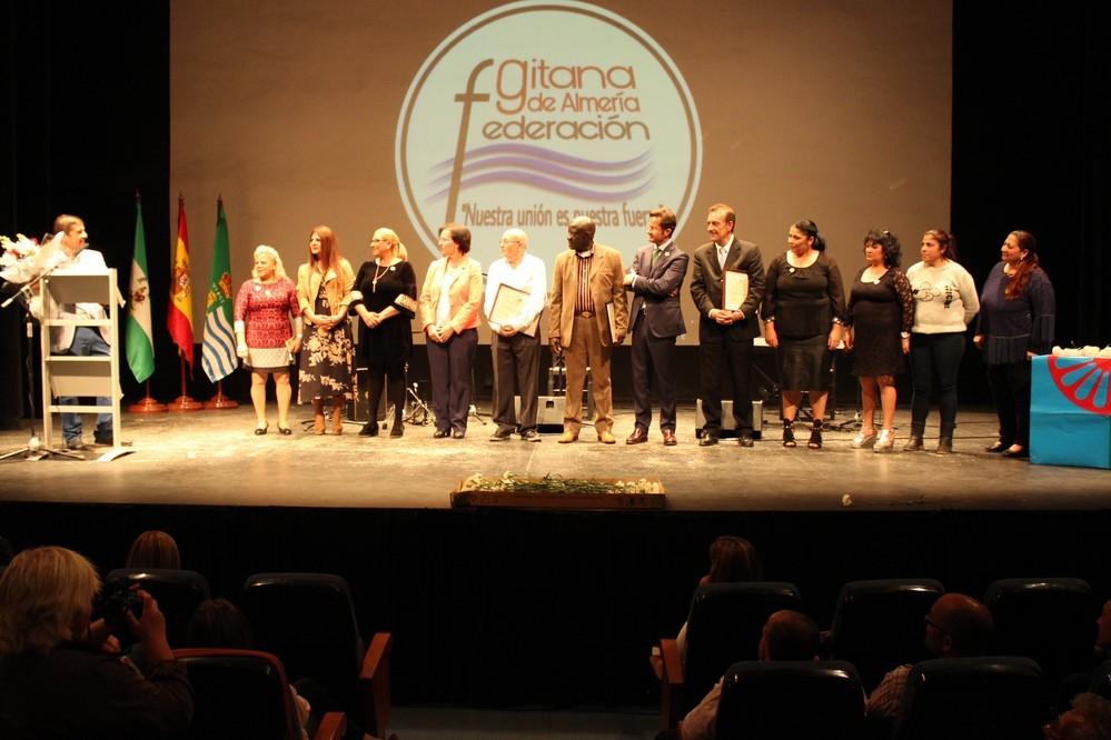 Una gran gala en el Teatro Municipal pone el 'broche de oro' a los actos conmemorativos del Día Internacional del Pueblo Gitano