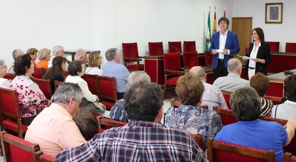 Medio centenar de personas mayores viajará a Marbella a través del programa ‘Conoce tu tierra’