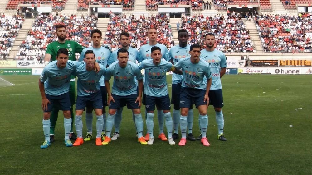 El Murcia no da opción al CD El Ejido que vuelve a acercarse al descenso