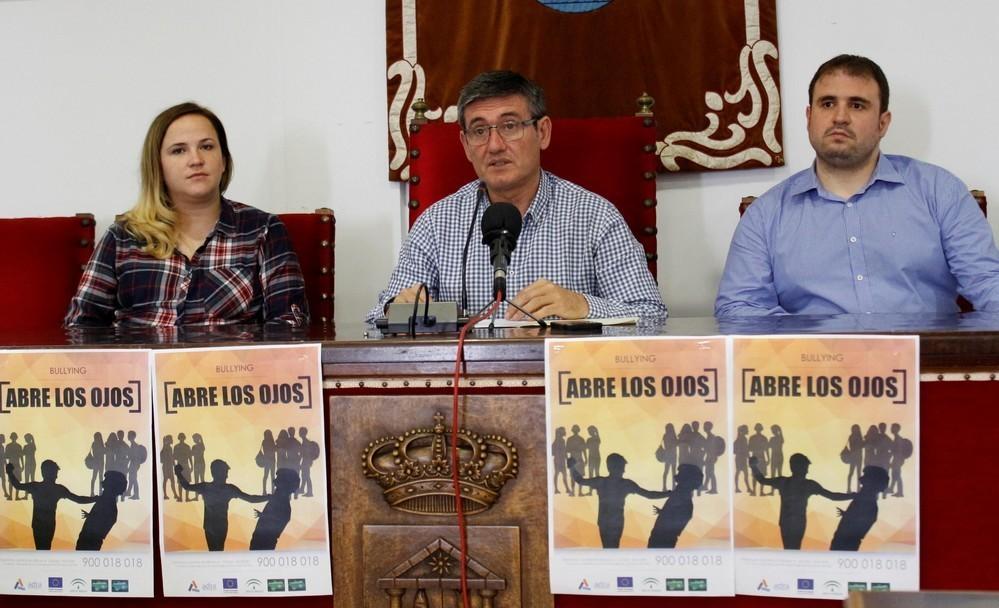 El Ayuntamiento de Adra impulsa la campaña ‘Abre los Ojos’ para combatir el acoso escolar