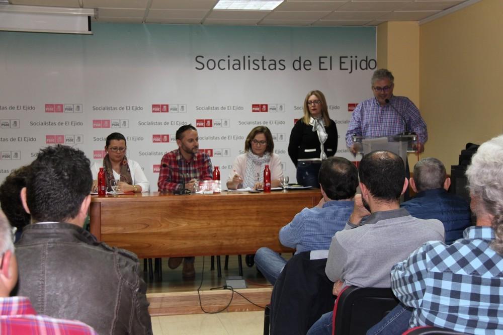 El PSOE de El Ejido acoge una jornada sobre la reforma laboral y el sector del envasado de productos agrícolas