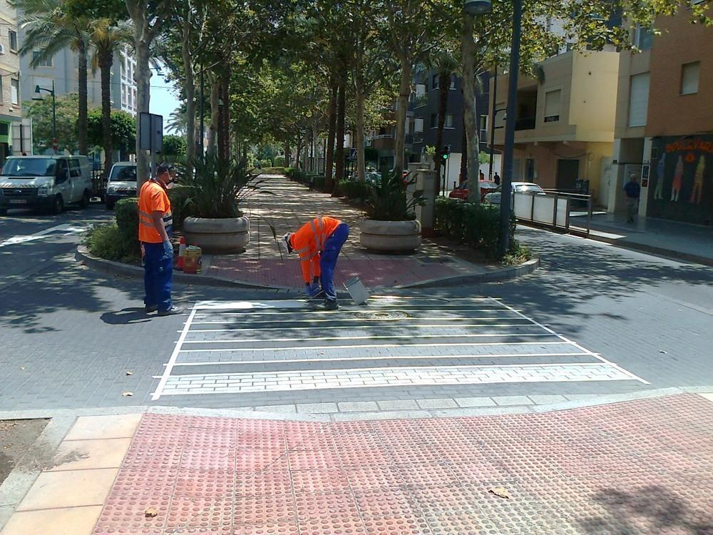 El Ayuntamiento ejidense mejorará la imagen de la ciudad con una nueva señalización de las vías urbanas e inmuebles del municipio