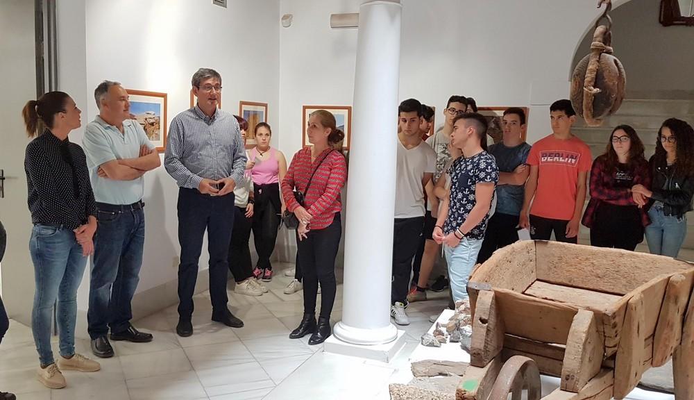 La técnica de la piedra seca centra la nueva exposición fotográfica del Museo de Adra