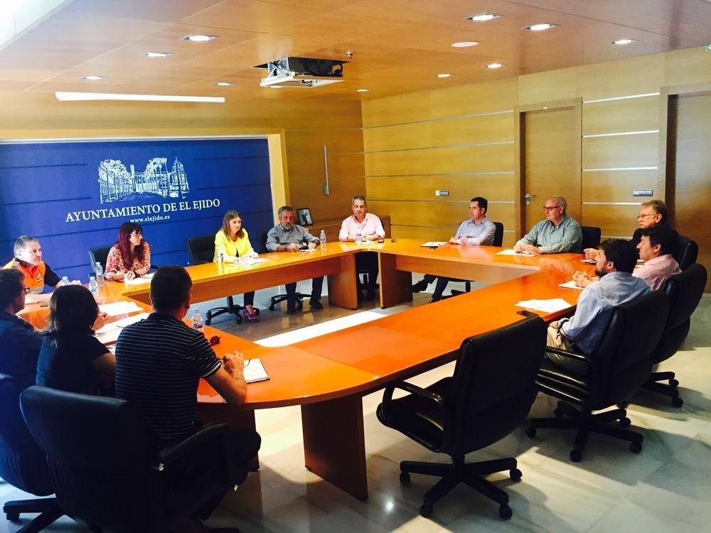 El Órgano Gestor de Playas se reúne para abordar las mejoras en equipamientos y servicios de cara a la temporada estival