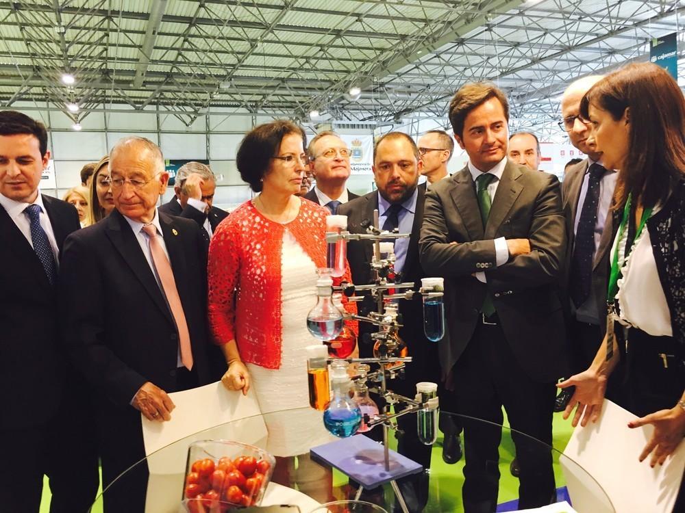 El alcalde de El Ejido acude a la feria agrícola Infoagro Exhibition 2017 para respaldar a un tejido empresarial fuerte e innovador