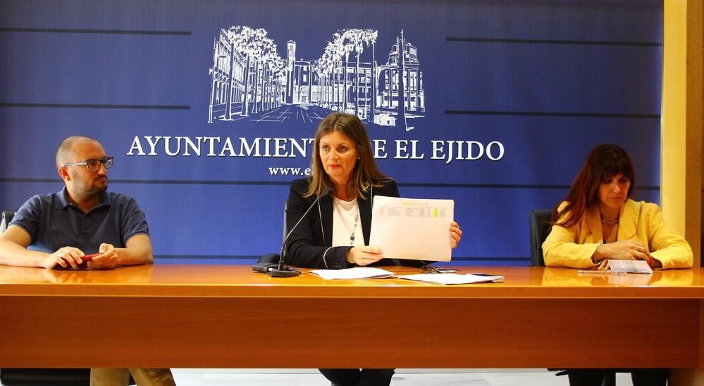 Barranco aclara que la falta de diligencia de la Junta es la única causa por la que se han perdido las banderas azules