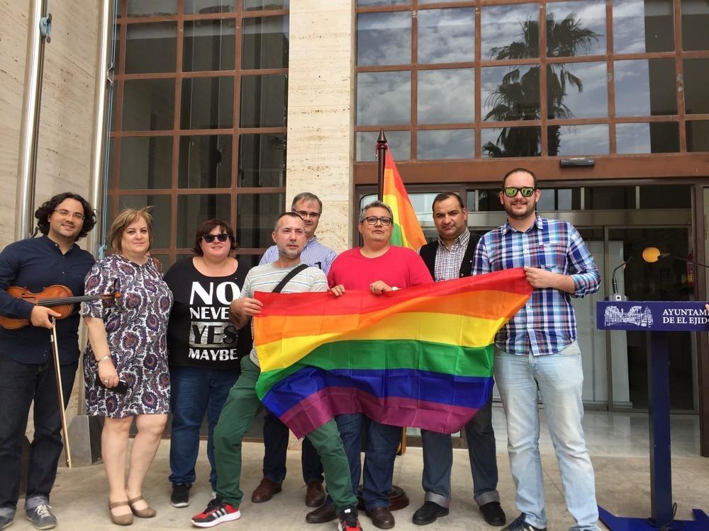 IU denuncia la nula implicación del equipo de Gobierno de El Ejido frente a la LGTBIfobia