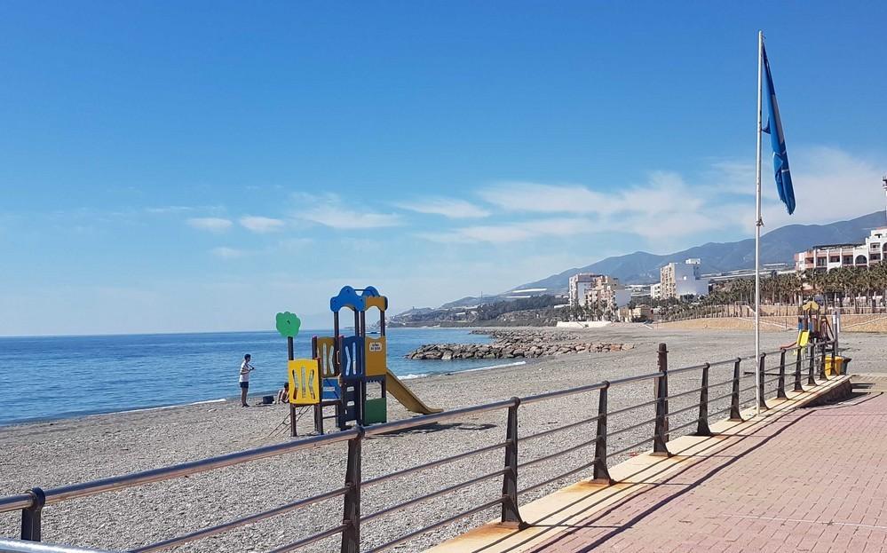 Luz verde a la nueva normativa para regular el uso y disfrute de las playas abderitanas