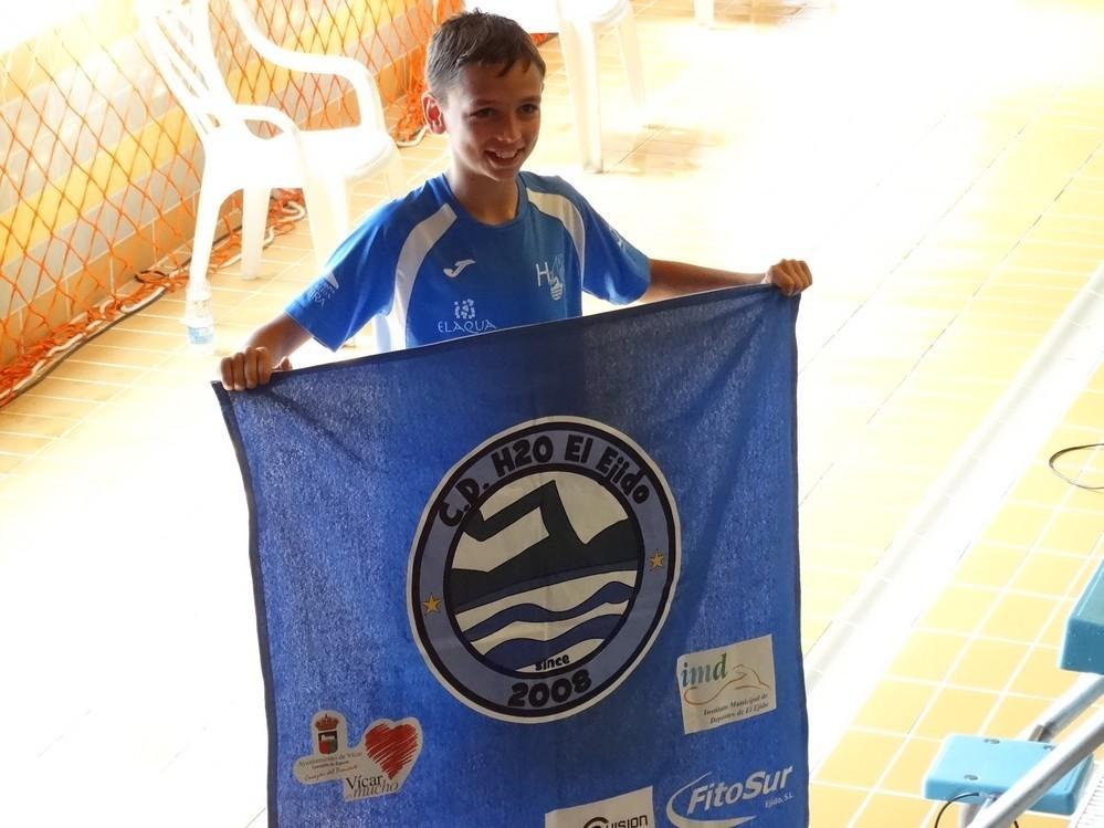 Los nadadores Raúl Espinosa, Javier Villegas y Carmen Guerrero, medallistas en el VI Trofeo Open Granada benjamín-alevín