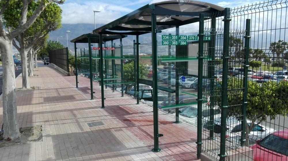 Finalizan las obras de accesibilidad en la parada de autobuses del Consorcio del Hospital de Poniente en El Ejido